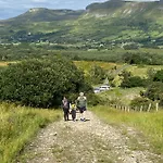Five Glens -north West Ireland Touring Base אורחן Manorhamilton