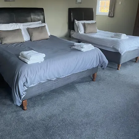 Five Glens -north West Ireland Touring Base 여관 Manorhamilton