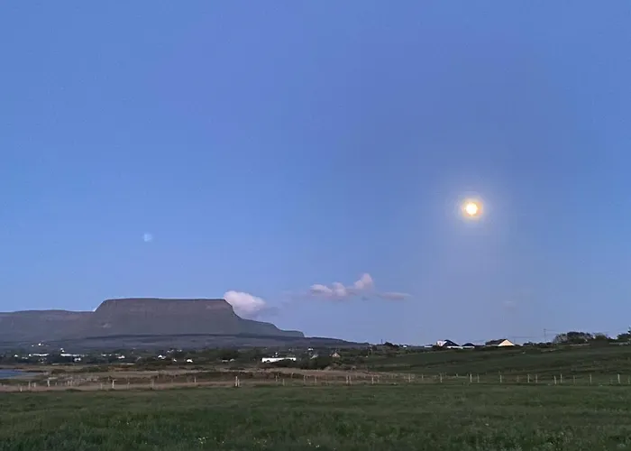 宾馆 Five Glens -north West Ireland Touring Base